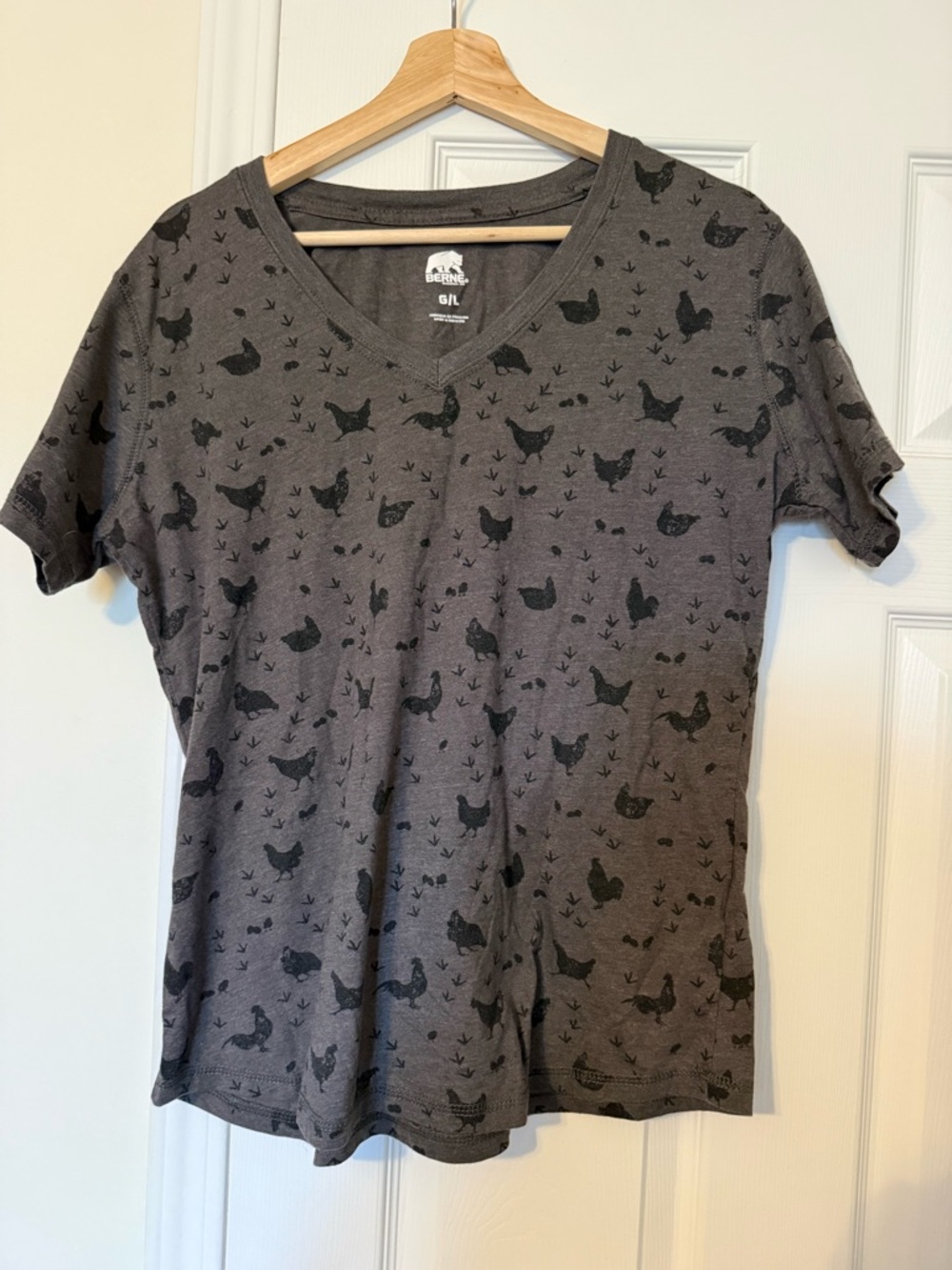 BERNE V-Neck Tee with Black Chicken Print